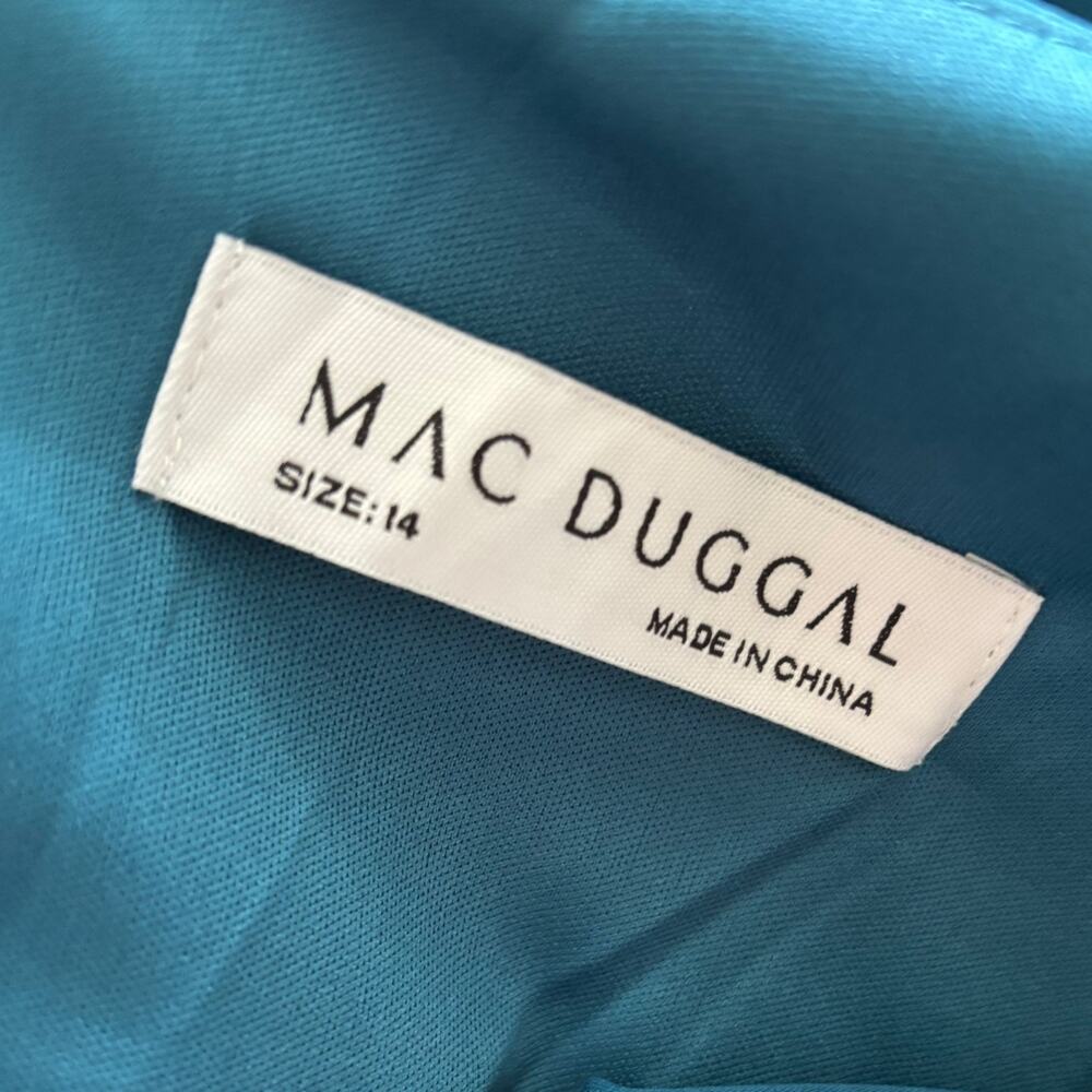 Mac Duggal 14 - Picture 7 of 10
